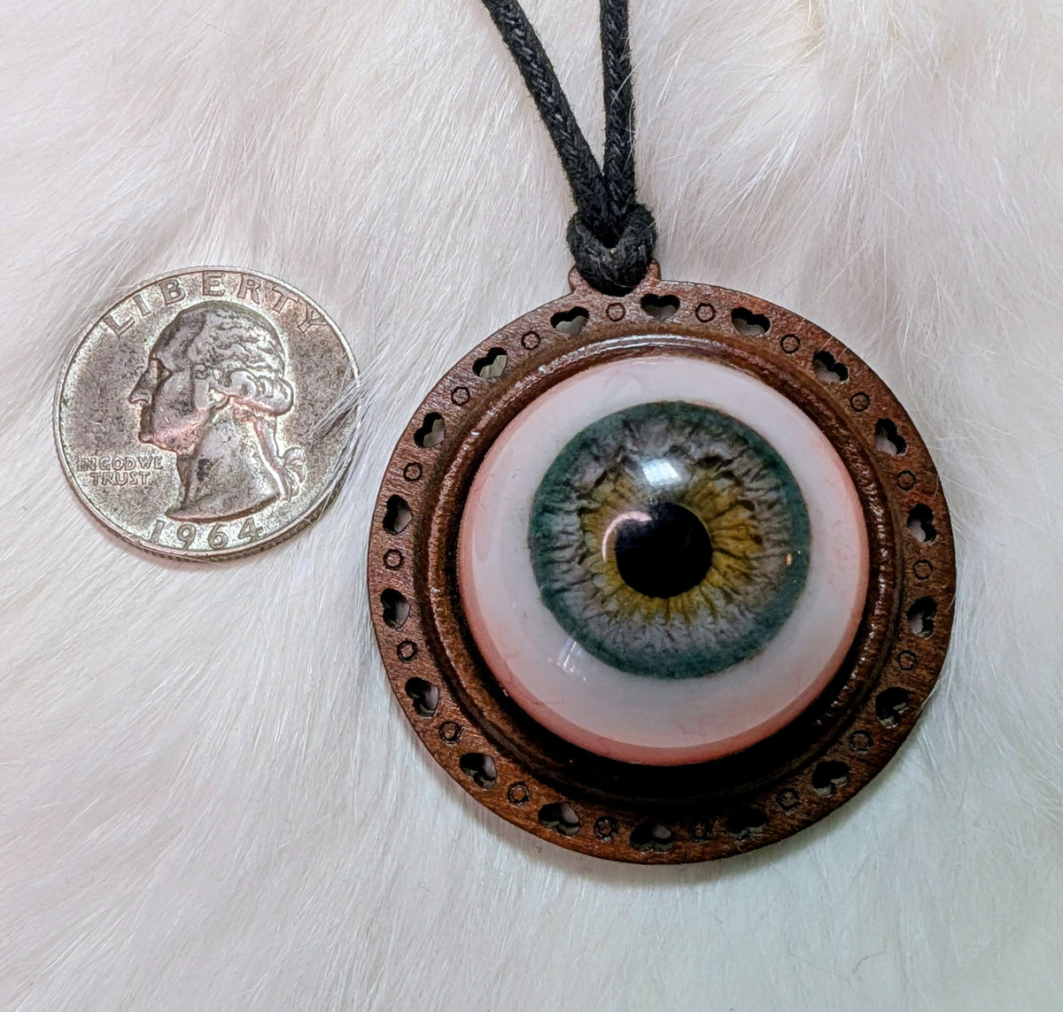 Eye pendant with wood tray
