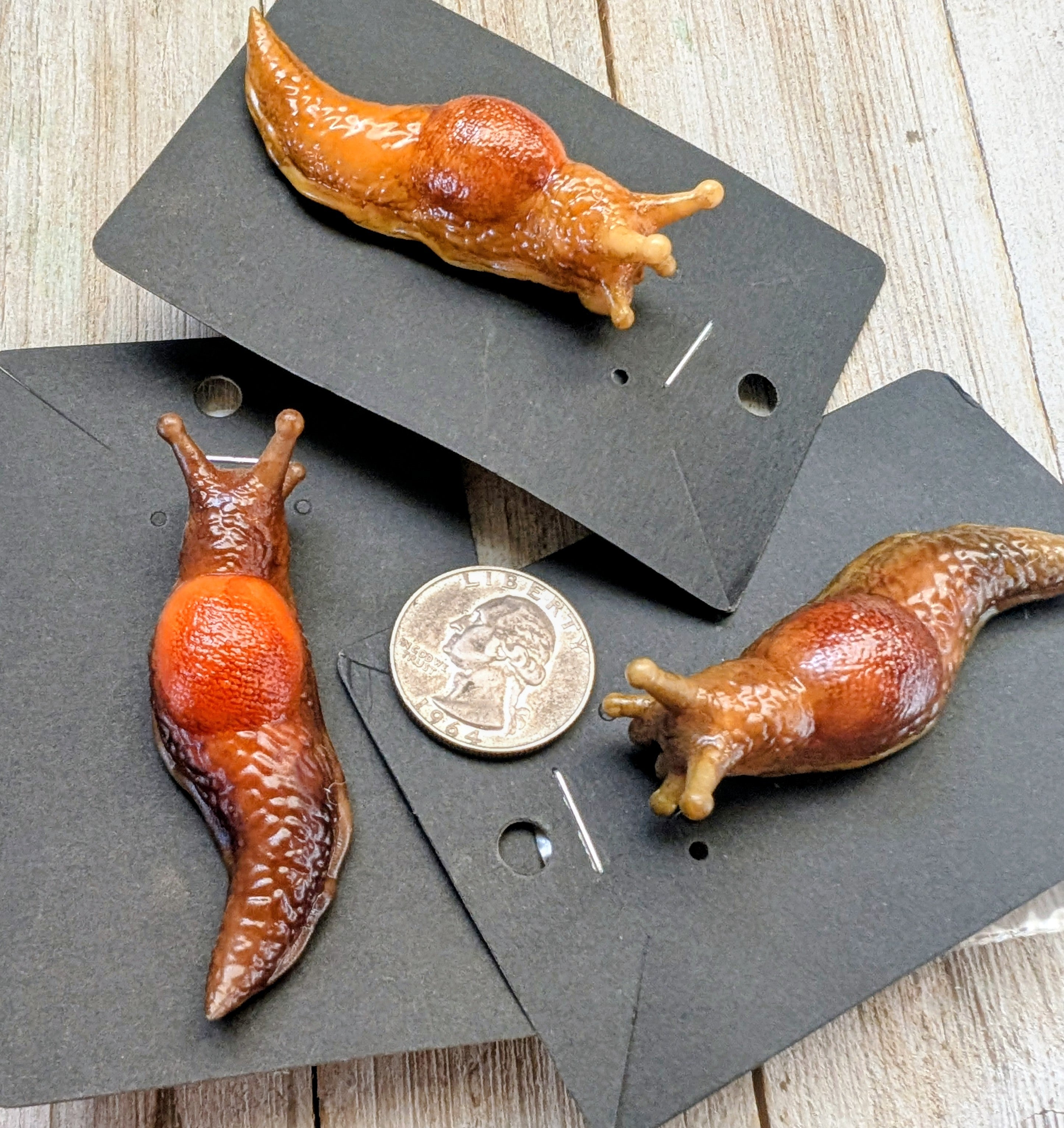 Slug pin/brooch
